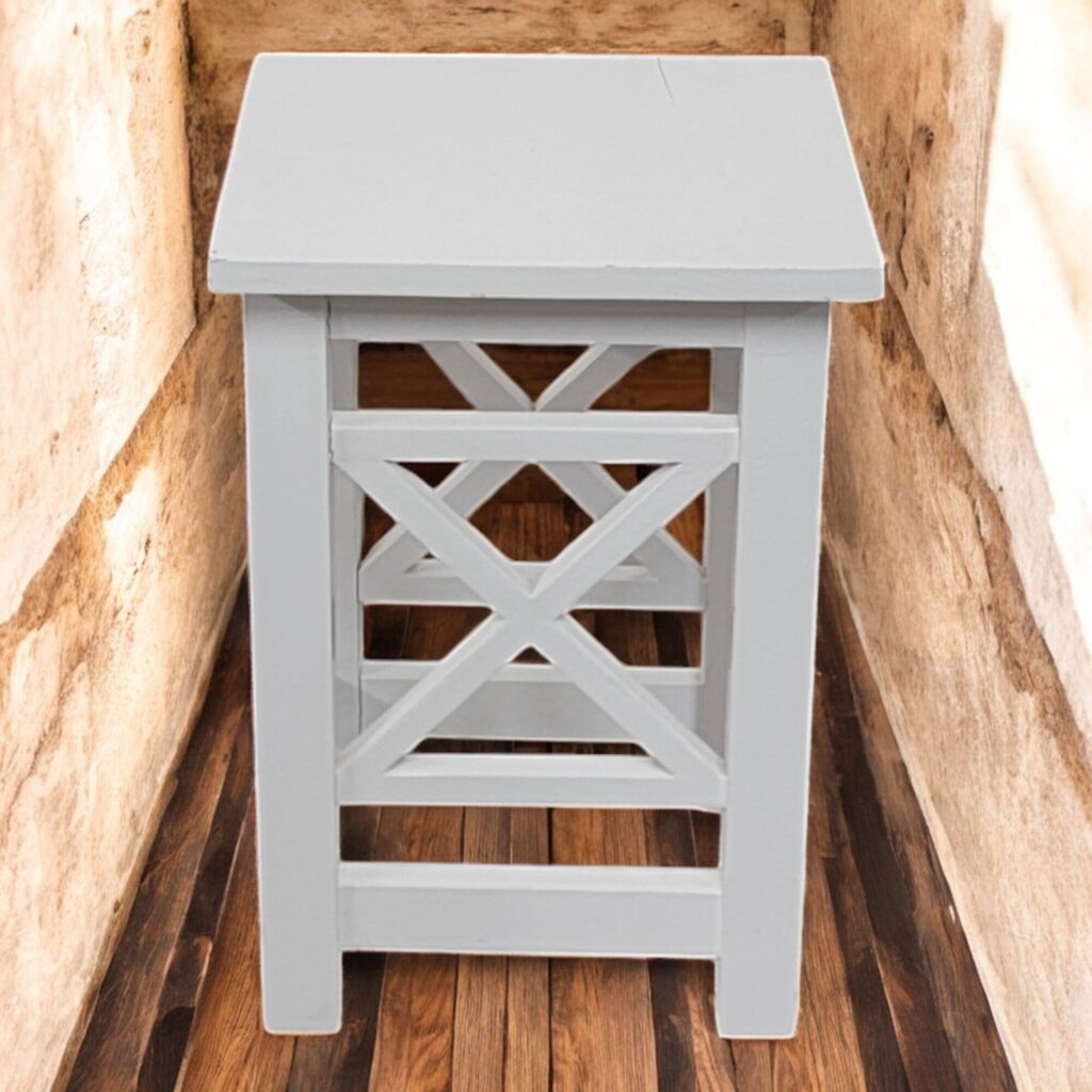 6470 Small Farmhouse Accent Table