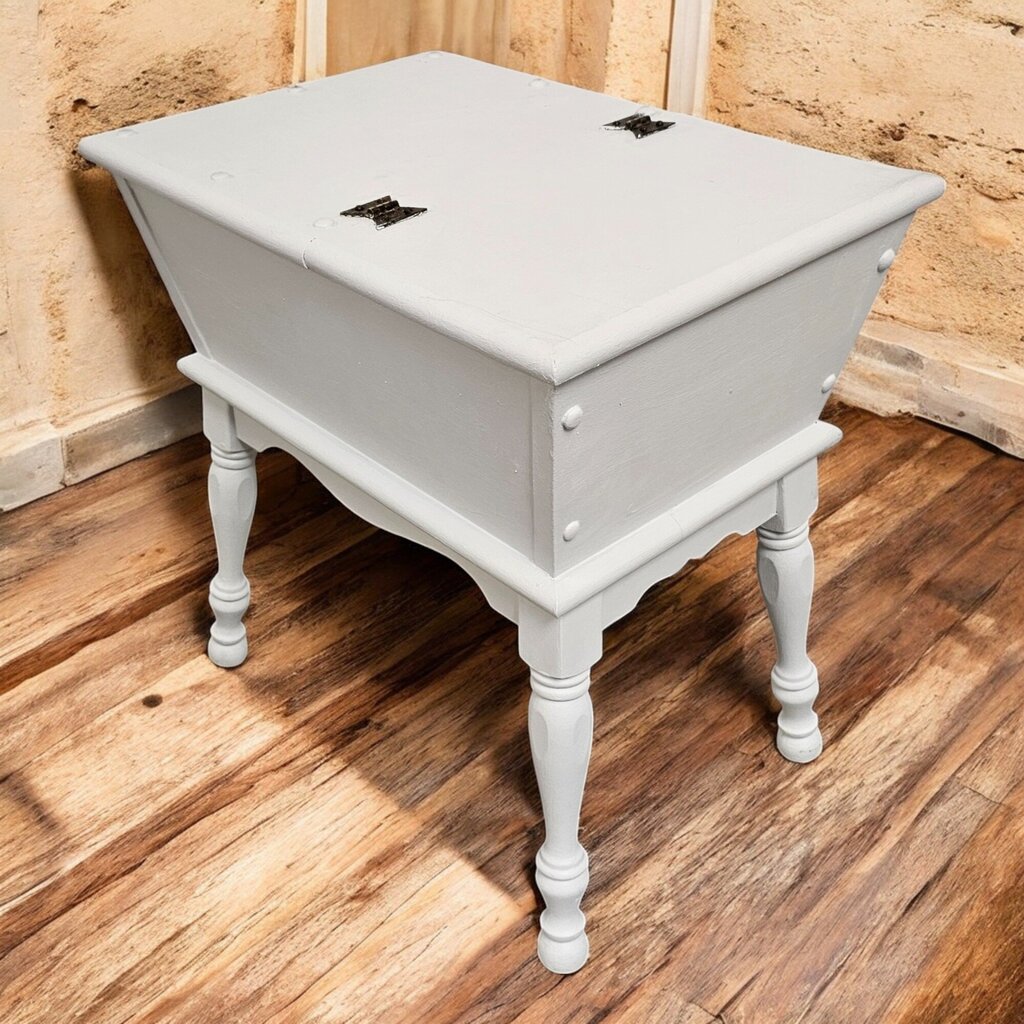 6486 White Early American Storage Side #Table