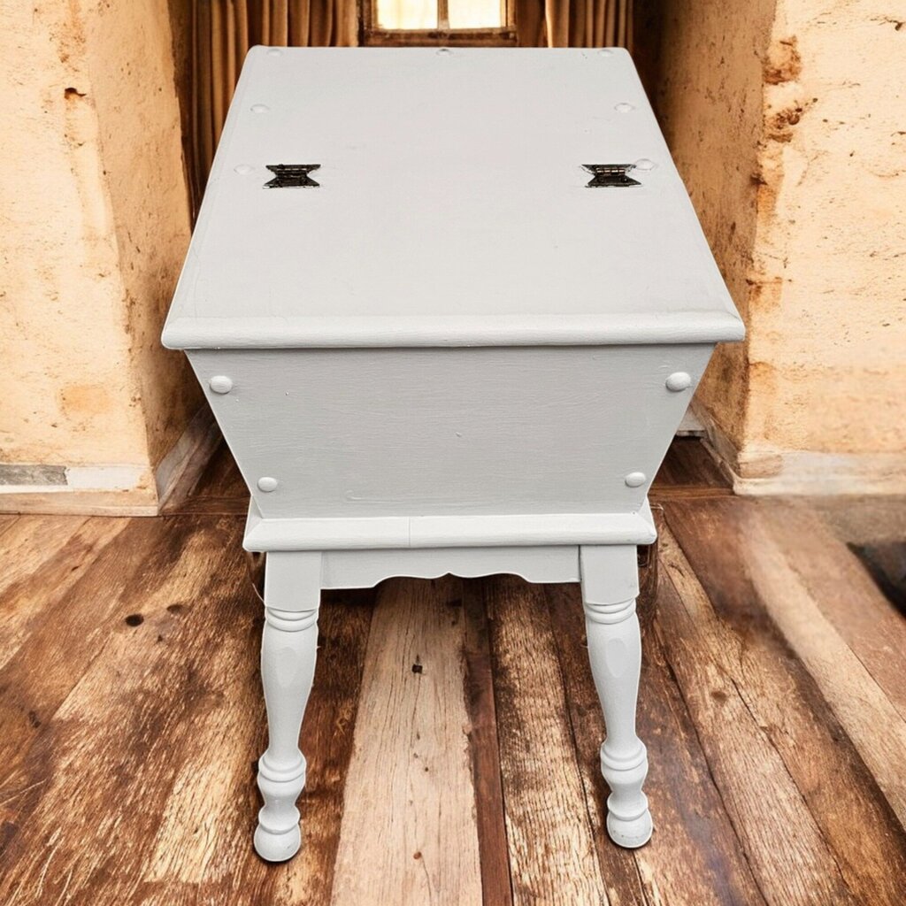 6486 White Early American Storage Side #Table