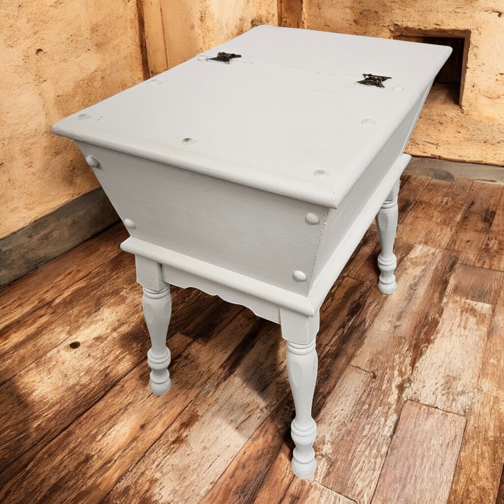 6486 White Early American Storage Side #Table