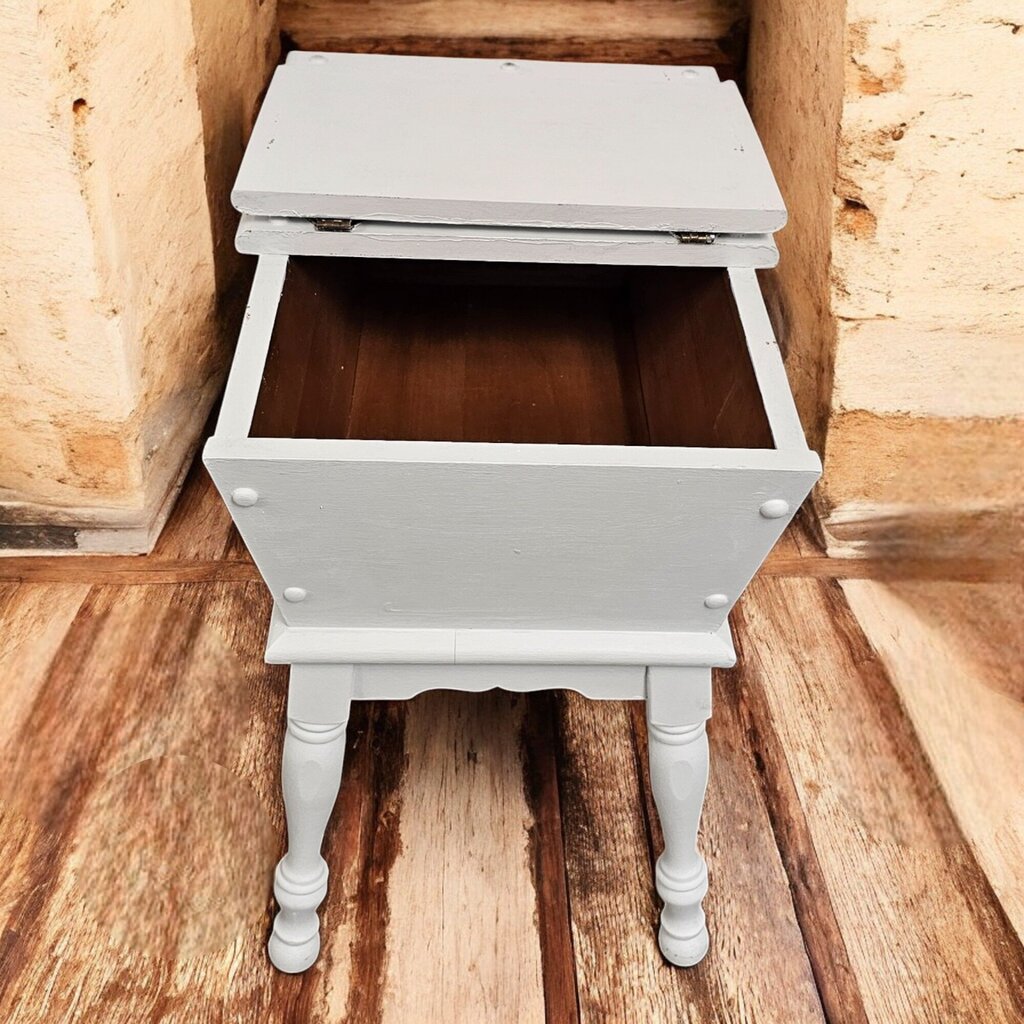 6486 White Early American Storage Side #Table