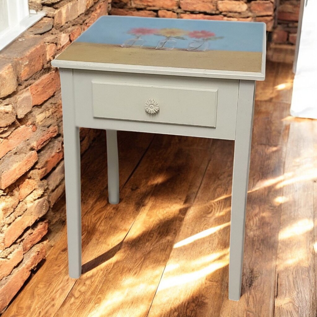 6505 Gerber Daisy by Tim Coffey Side #Table with Drawer