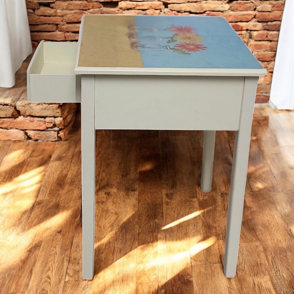 6505 Gerber Daisy by Tim Coffey Side #Table with Drawer