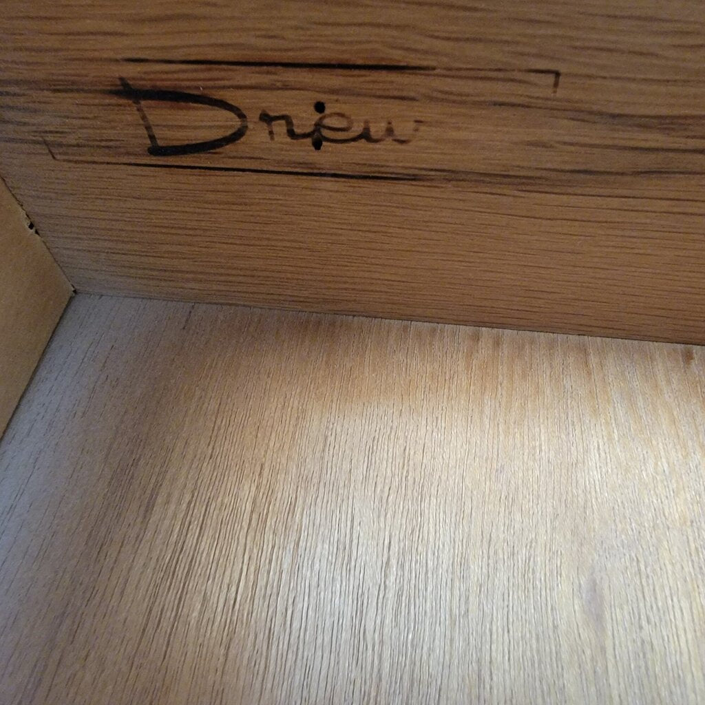 6588 Vintage 60's Whitewashed 8 Drawer #Dresser