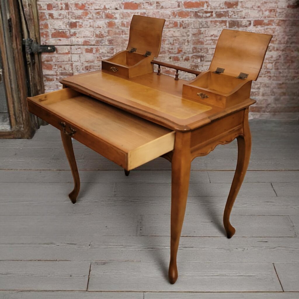 6646 Antique Queen Anne Maple Writing #Desk
