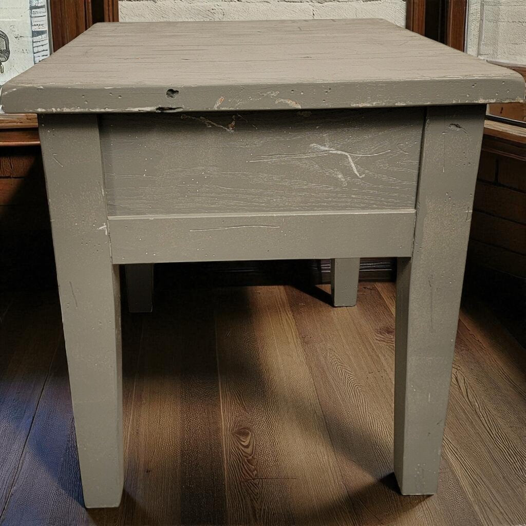 6991 Gray Broyhill Side Table with Drawer ~ Furniture