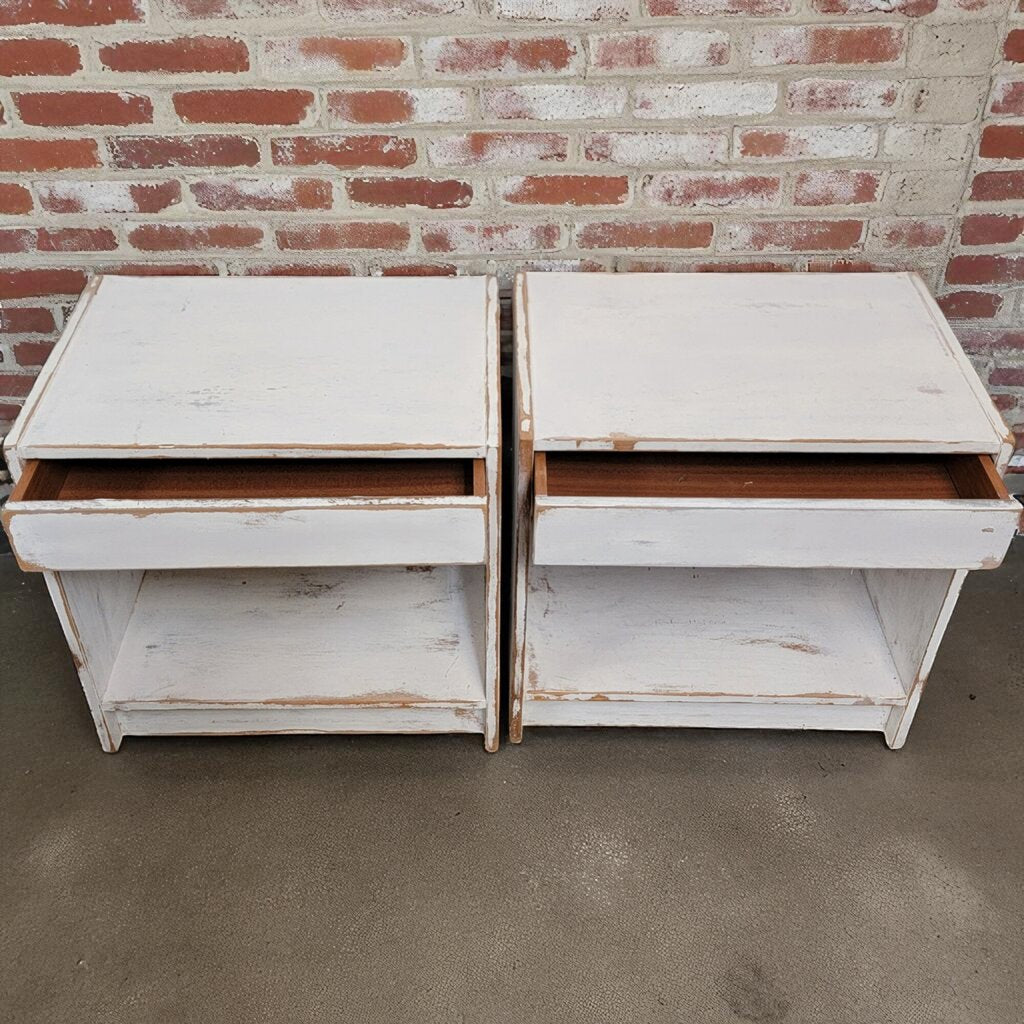 7051-7052 Shabby White #Nightstand With Drawer Furniture