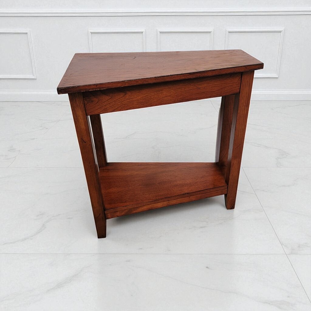 7116 Narrow Wedge Shape Wood 2 Tier SIde Table