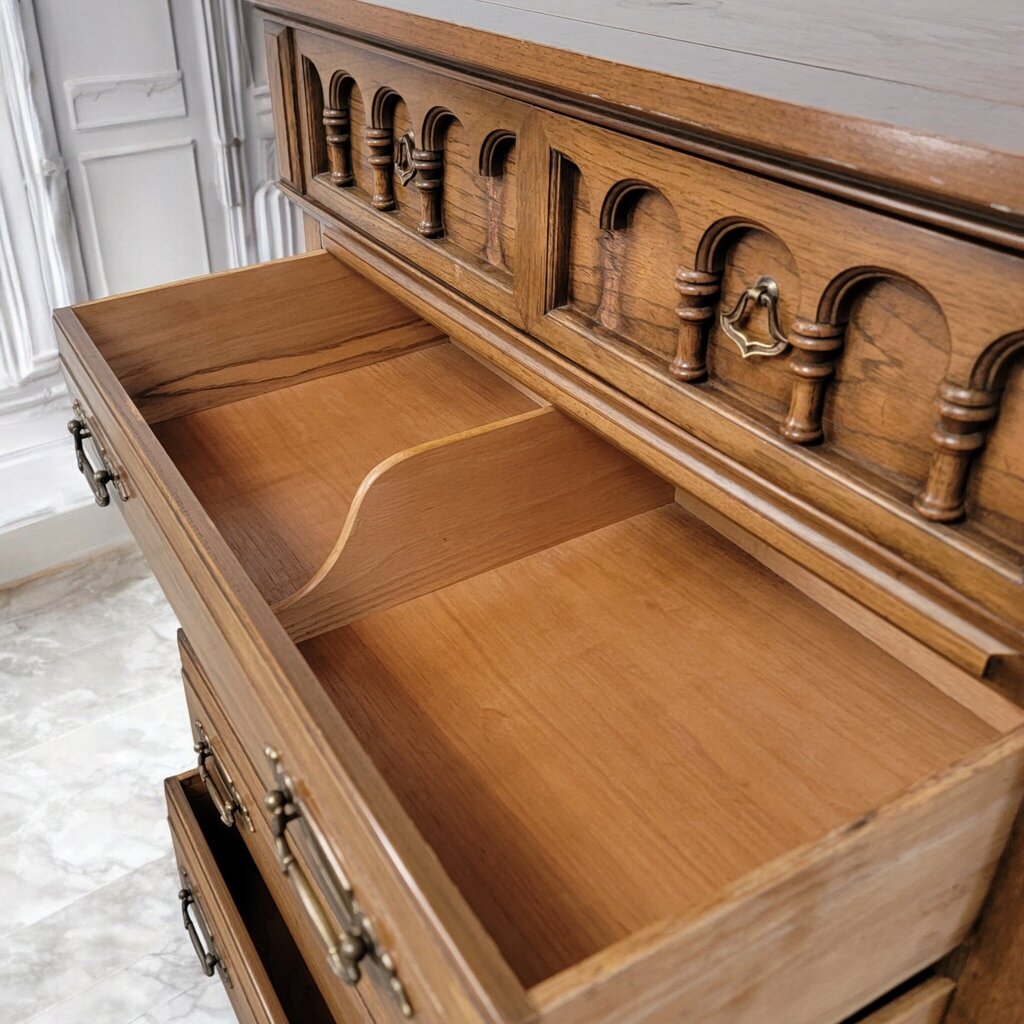 7331 Vintage Thomasville Oak 5 Drawer Chest ~ Furniture