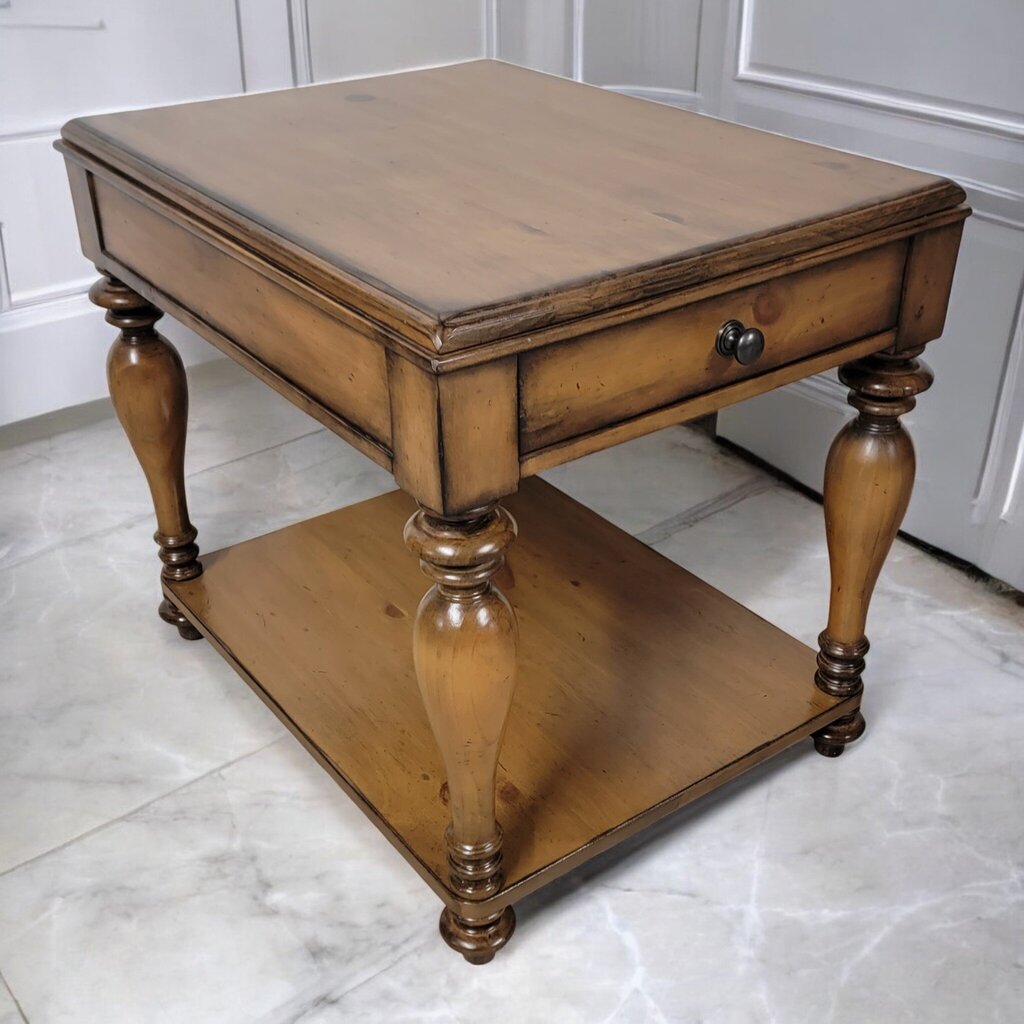 7572 Bassett Furniture End Table with Drawer