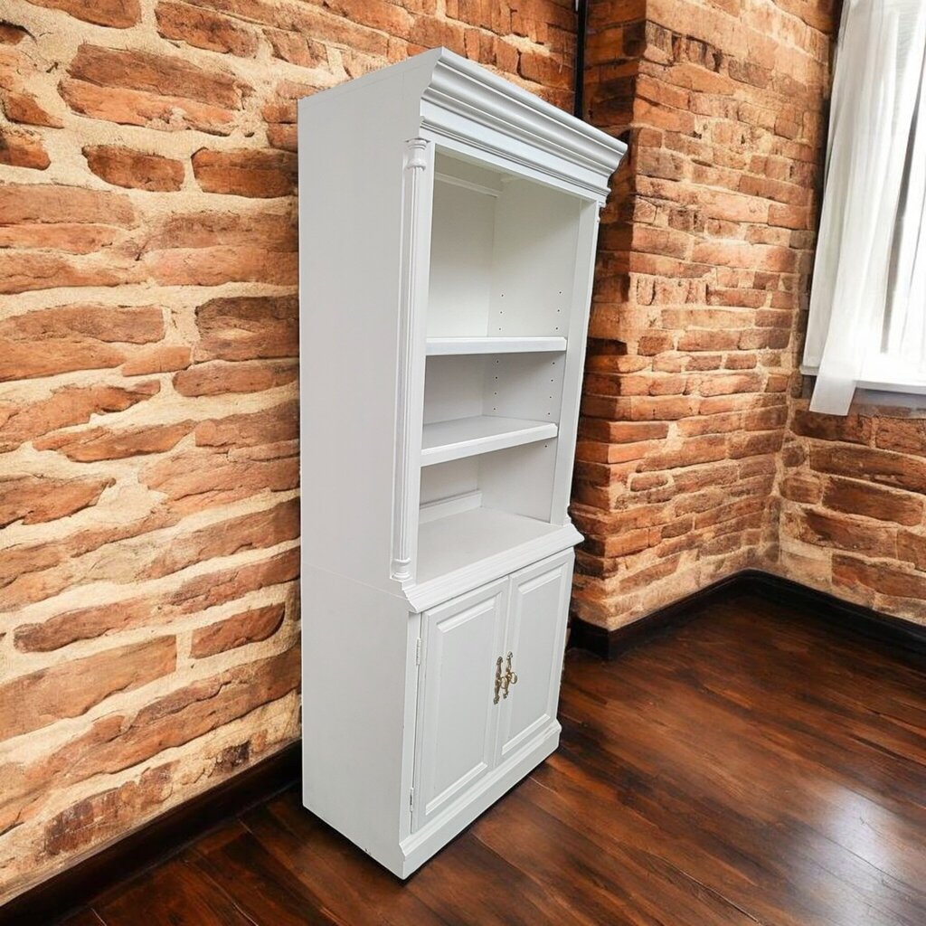 7715 Traditional White Cabinet #Bookcase