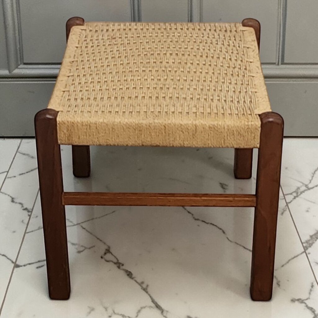 7863 Rush Seat Ottoman/ Stool