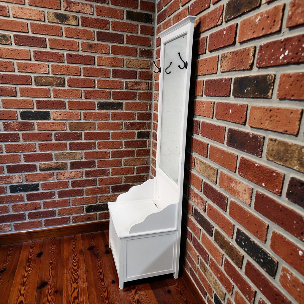 7947 White Farmhouse Hall #Tree