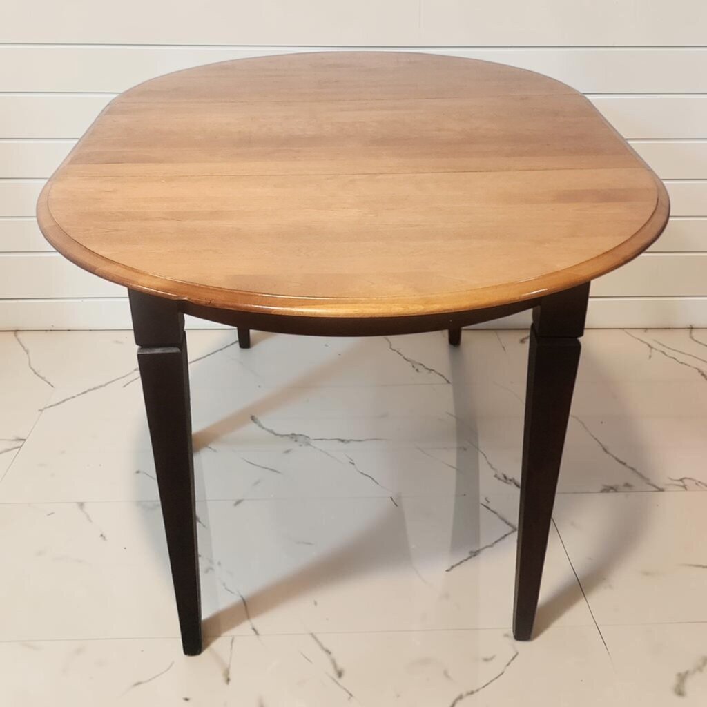 8122 Transitional Two-Tone Extendable Dining Table