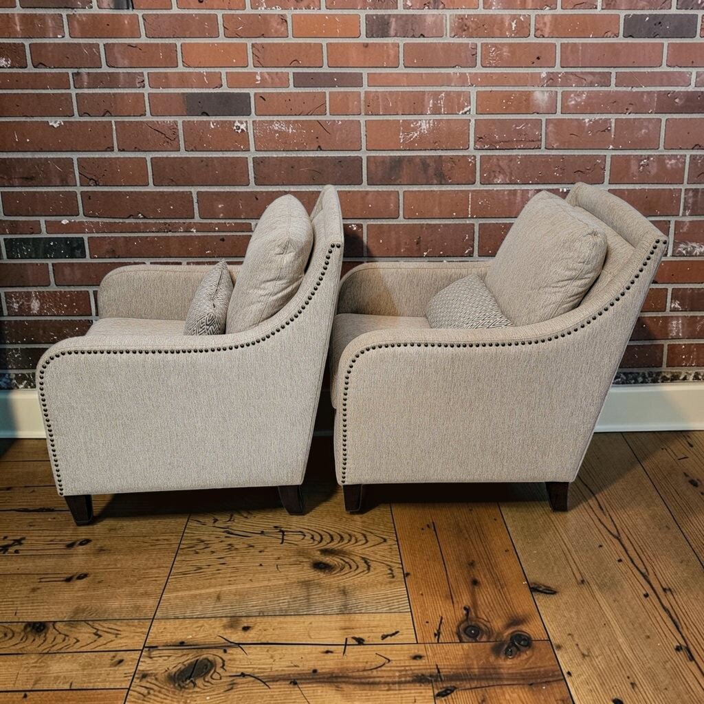 8545-8546 Textured Oatmeal Sloped- Arm Club #Chair