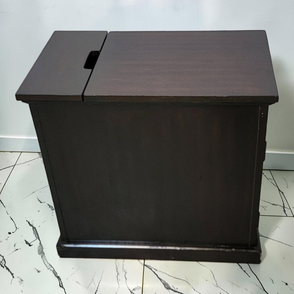 8550 Signature Design by Ashley Gately Chairside End Table