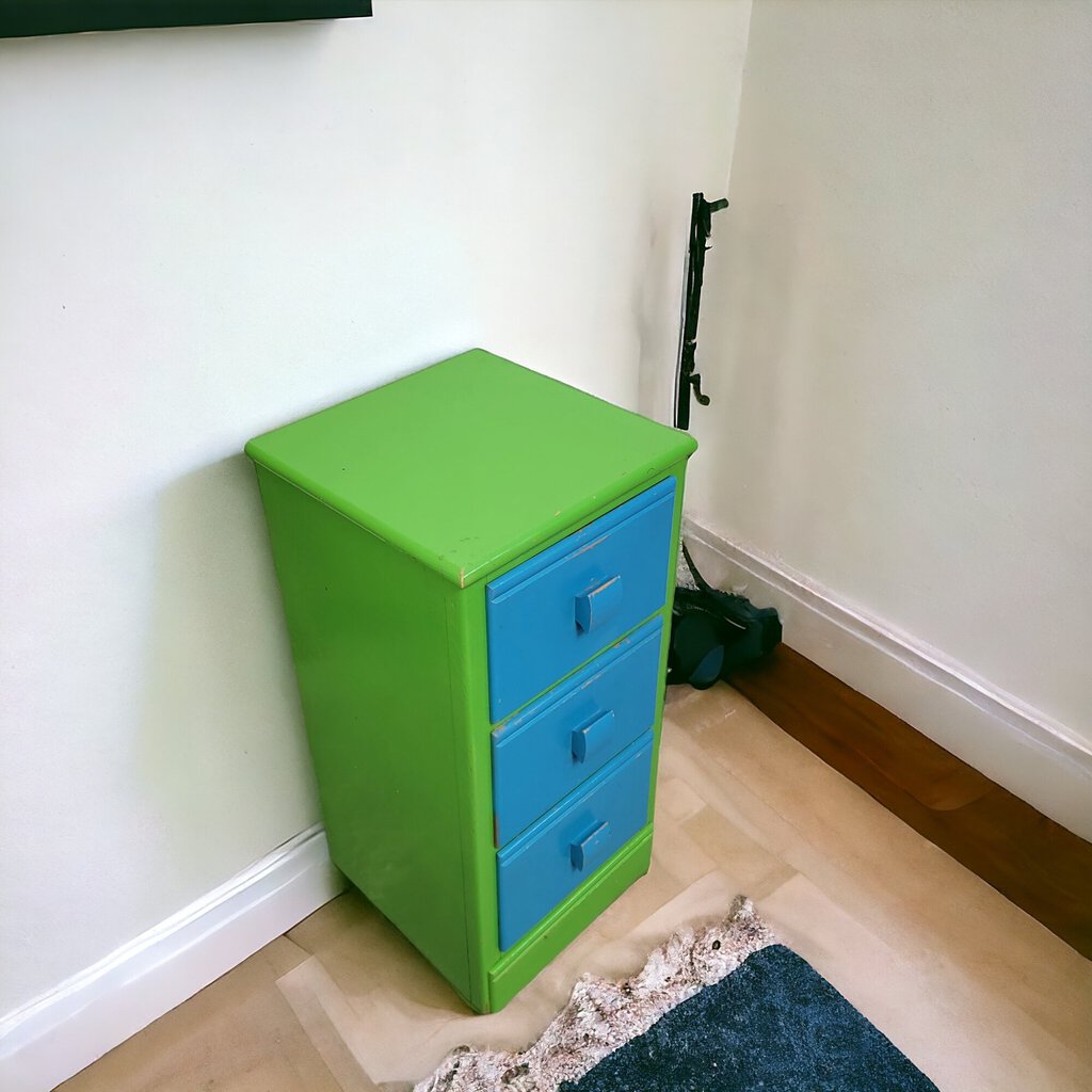 5193 Green and Blue 3 Drawer Chest