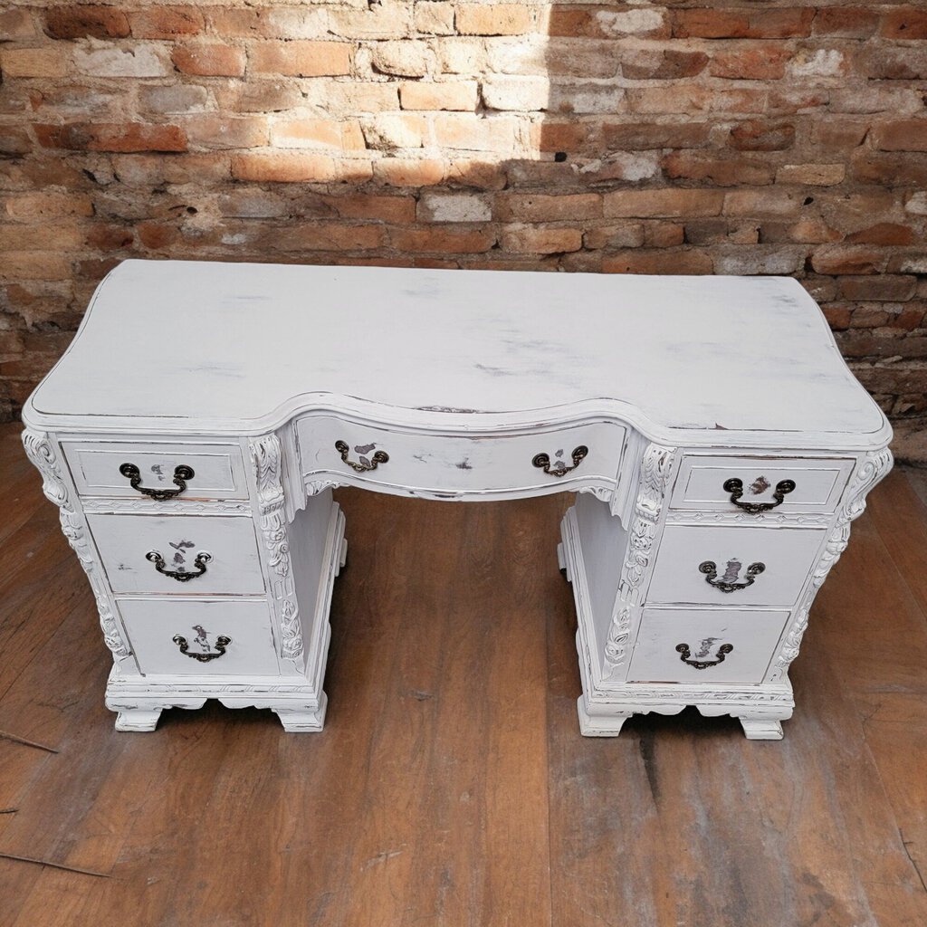 5393 Antique Shabby White Desk