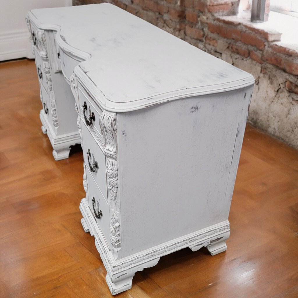 5393 Antique Shabby White Desk