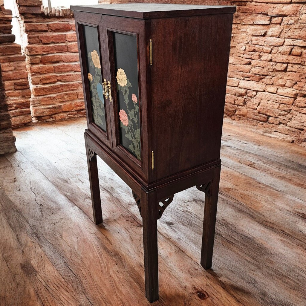 5477 Unique Floral Liquor Cabinet