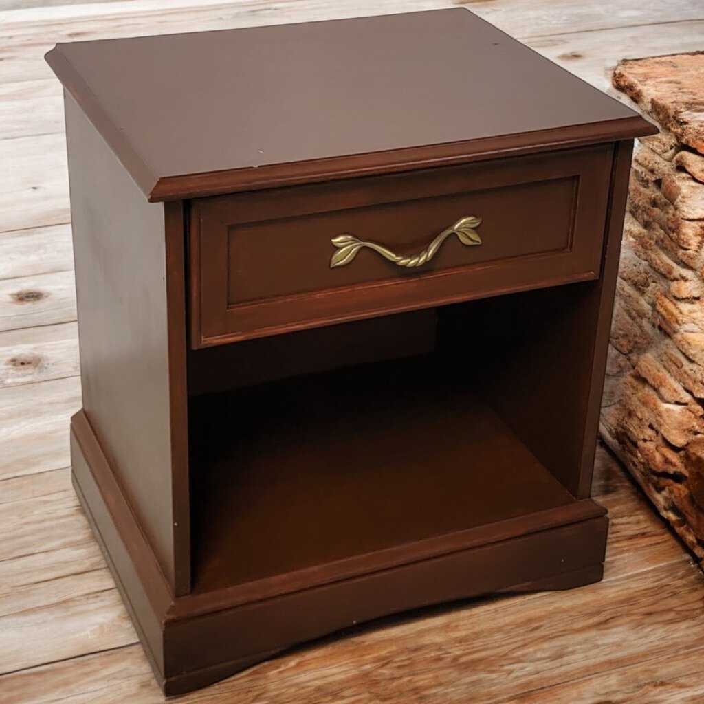 5580 Brown Nightstand with Drawer