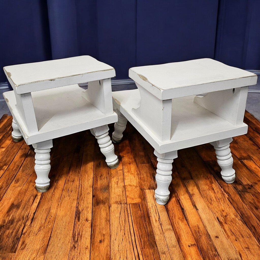 5921- 5922 Vintage Shabby White 2 Tier Side Table