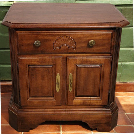 5951 Traditional Cabinet Side #Table with Drawer