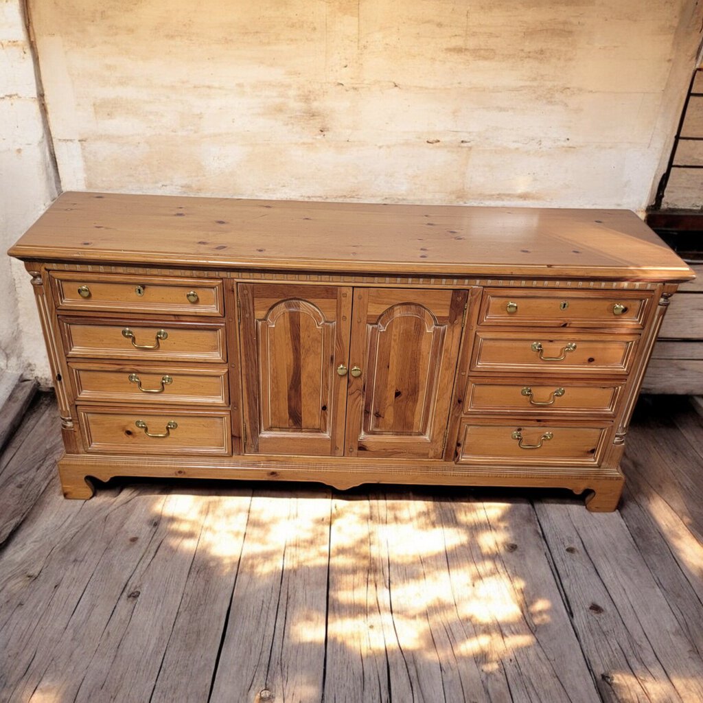 6046 Thomasville Pine Triple Dresser