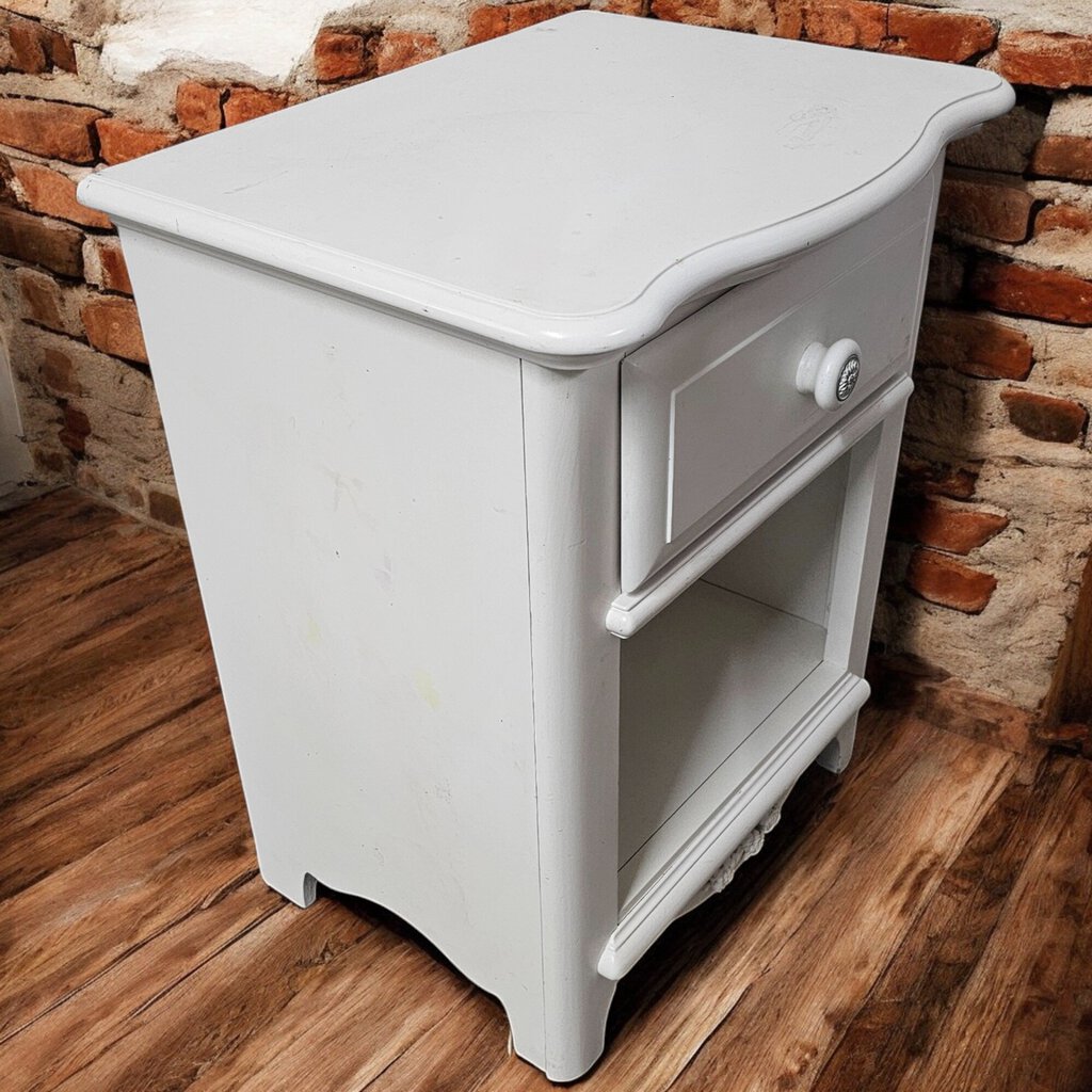 6062 White Nightstand with Drawer