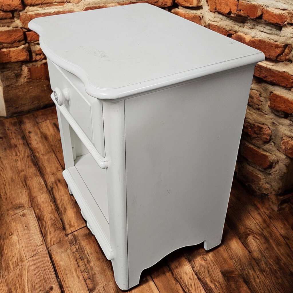 6062 White Nightstand with Drawer