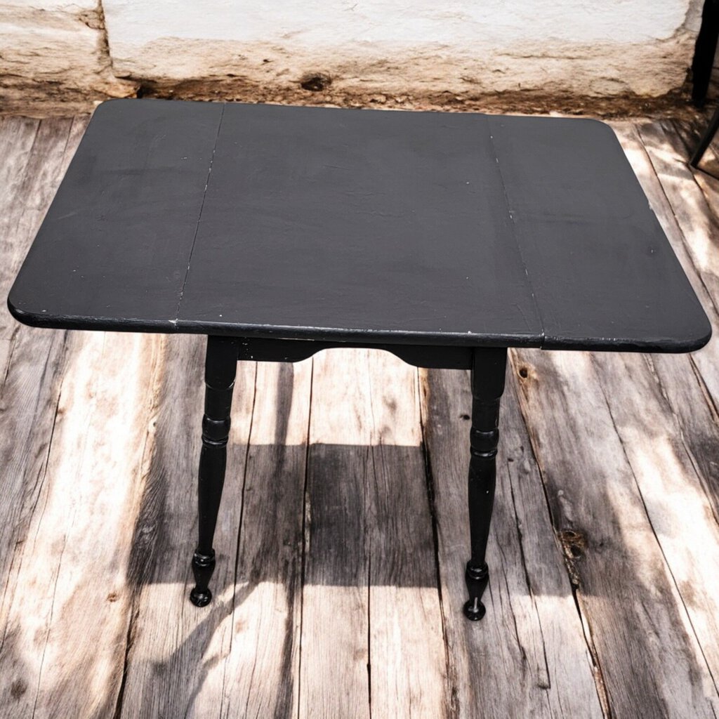 6068 Shabby Black Kitchen Table with 2 Chairs