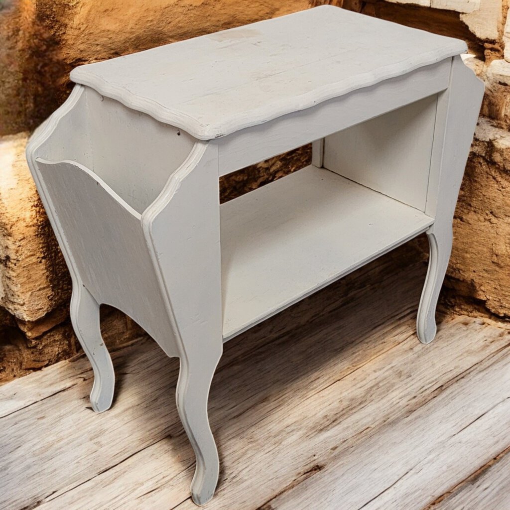 6166 Vintage Cream Magazine Side Table