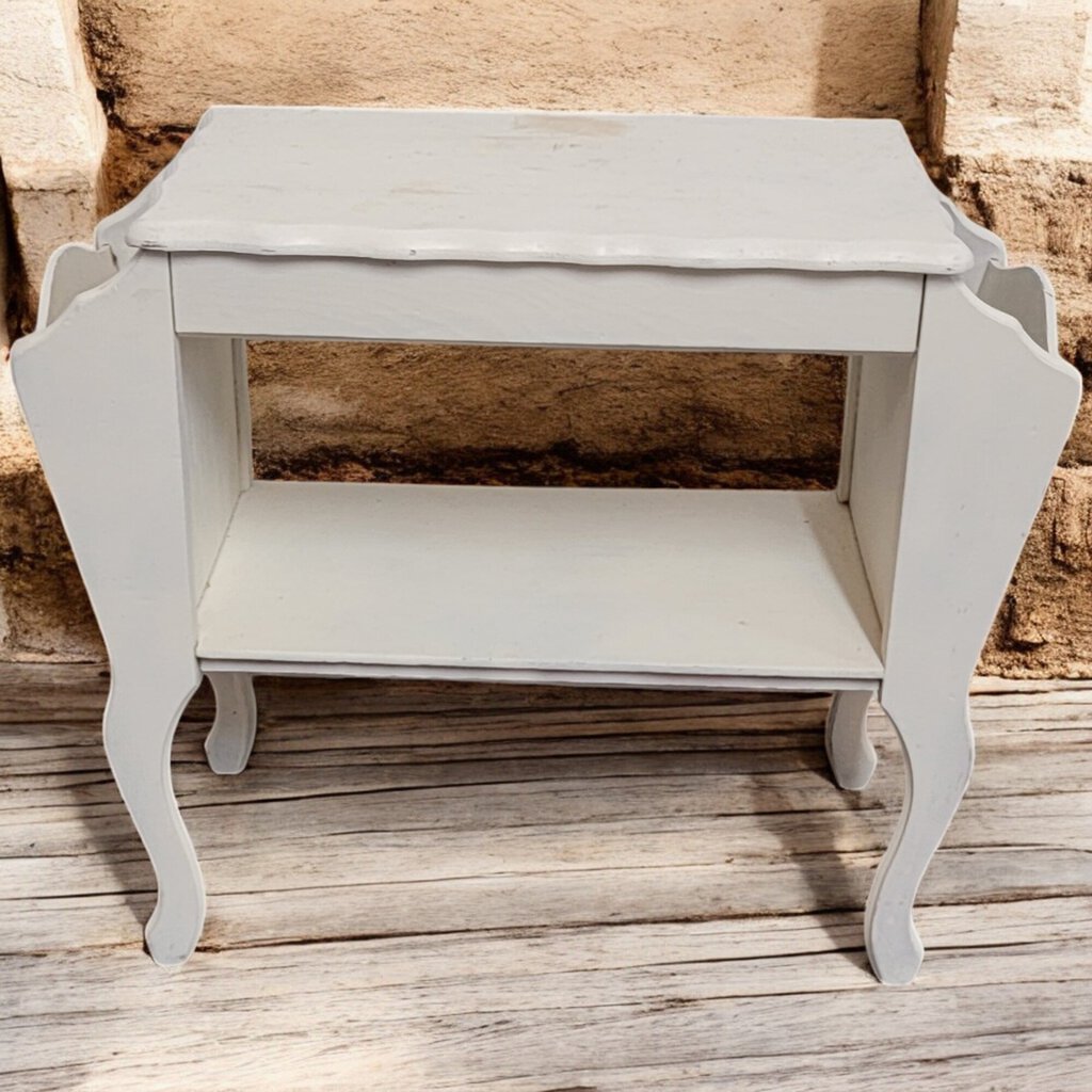 6166 Vintage Cream Magazine Side Table