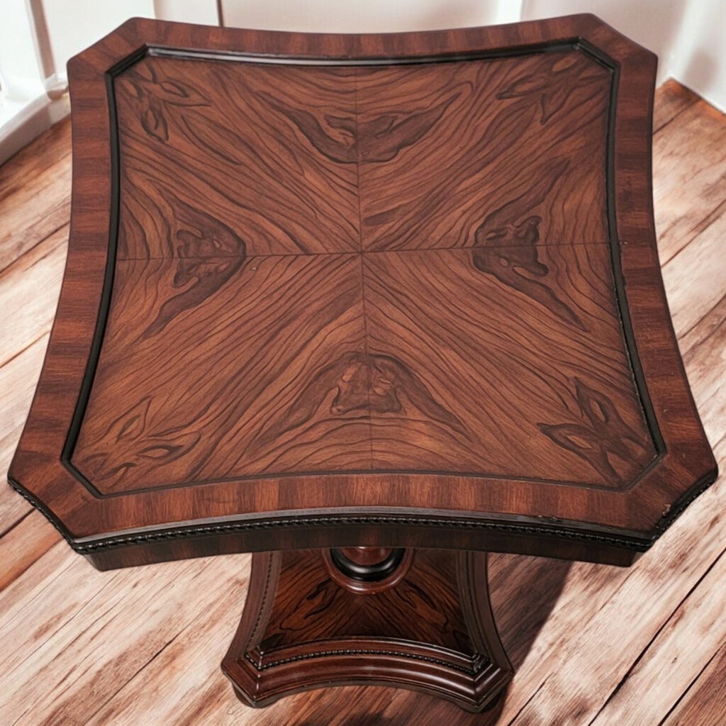 6207 Bombay Style Mahogany Style Accent Table