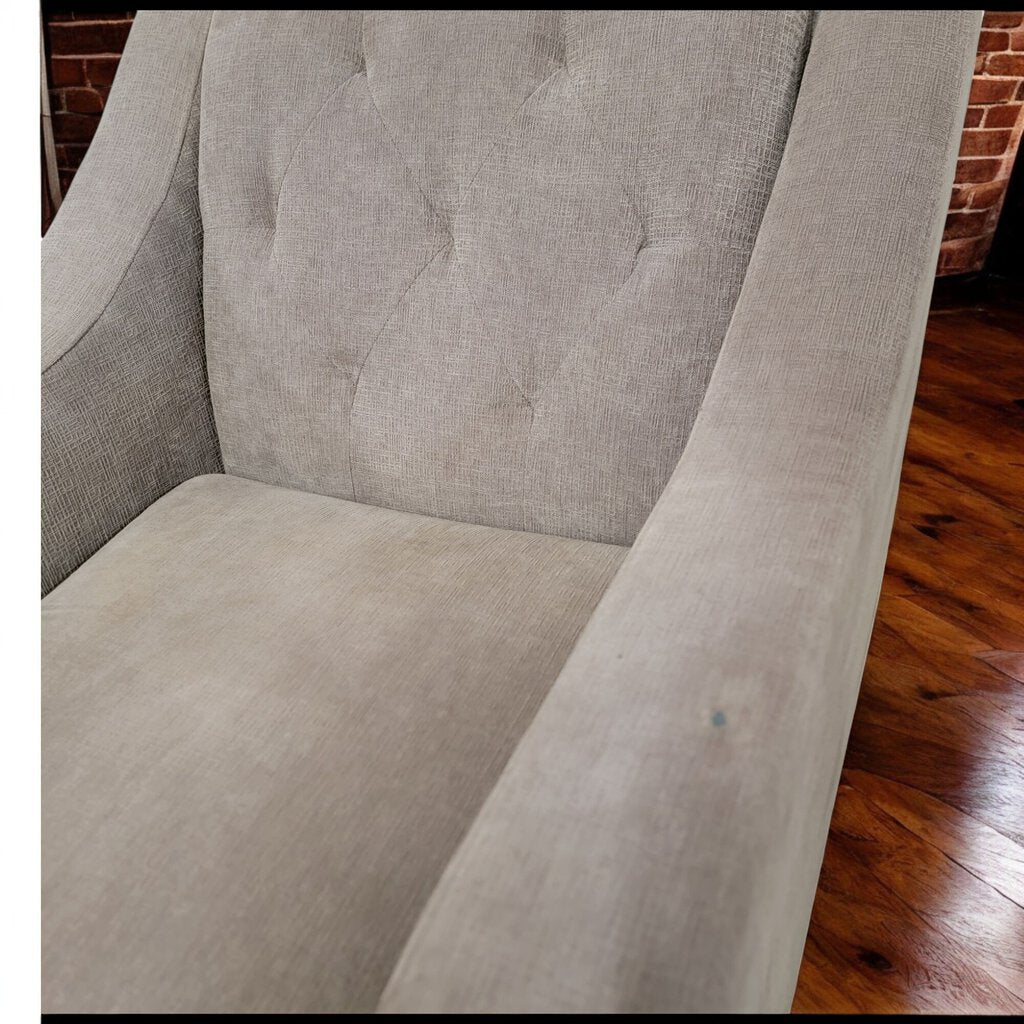 6230 Tufted Greige Armchair