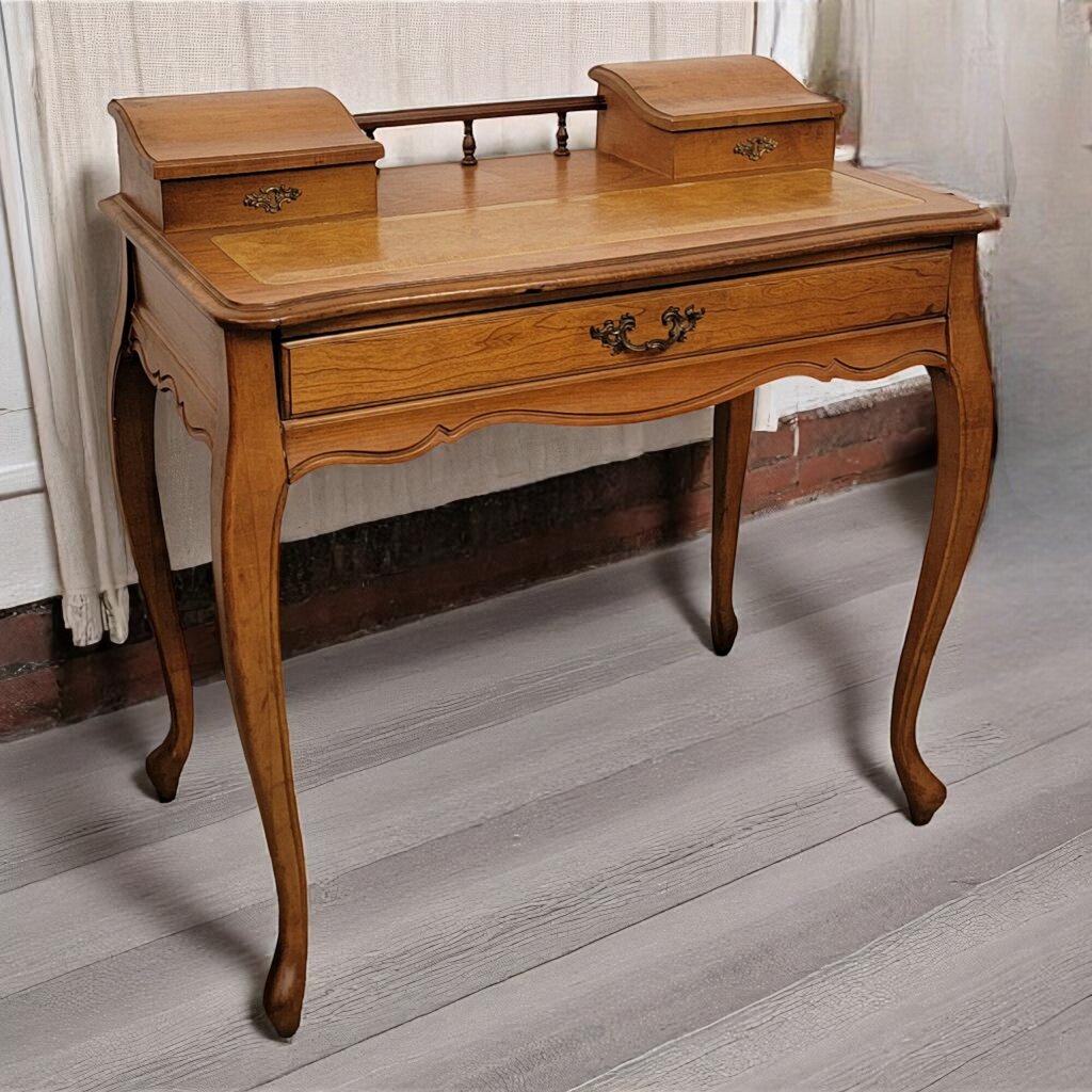 6646 Antique Queen Anne Maple Writing #Desk
