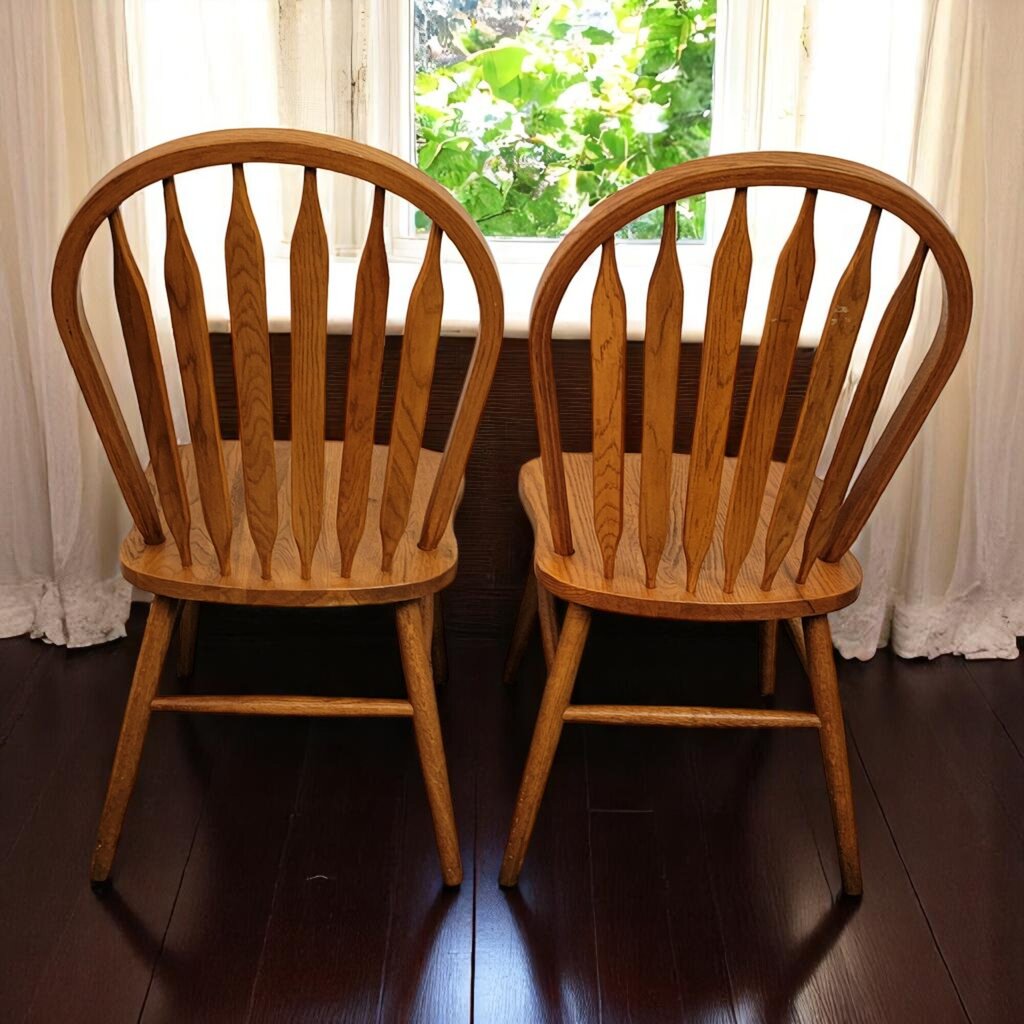 6651 Round Oak Pedestal Dining #Table with 2 Windsor Chairs