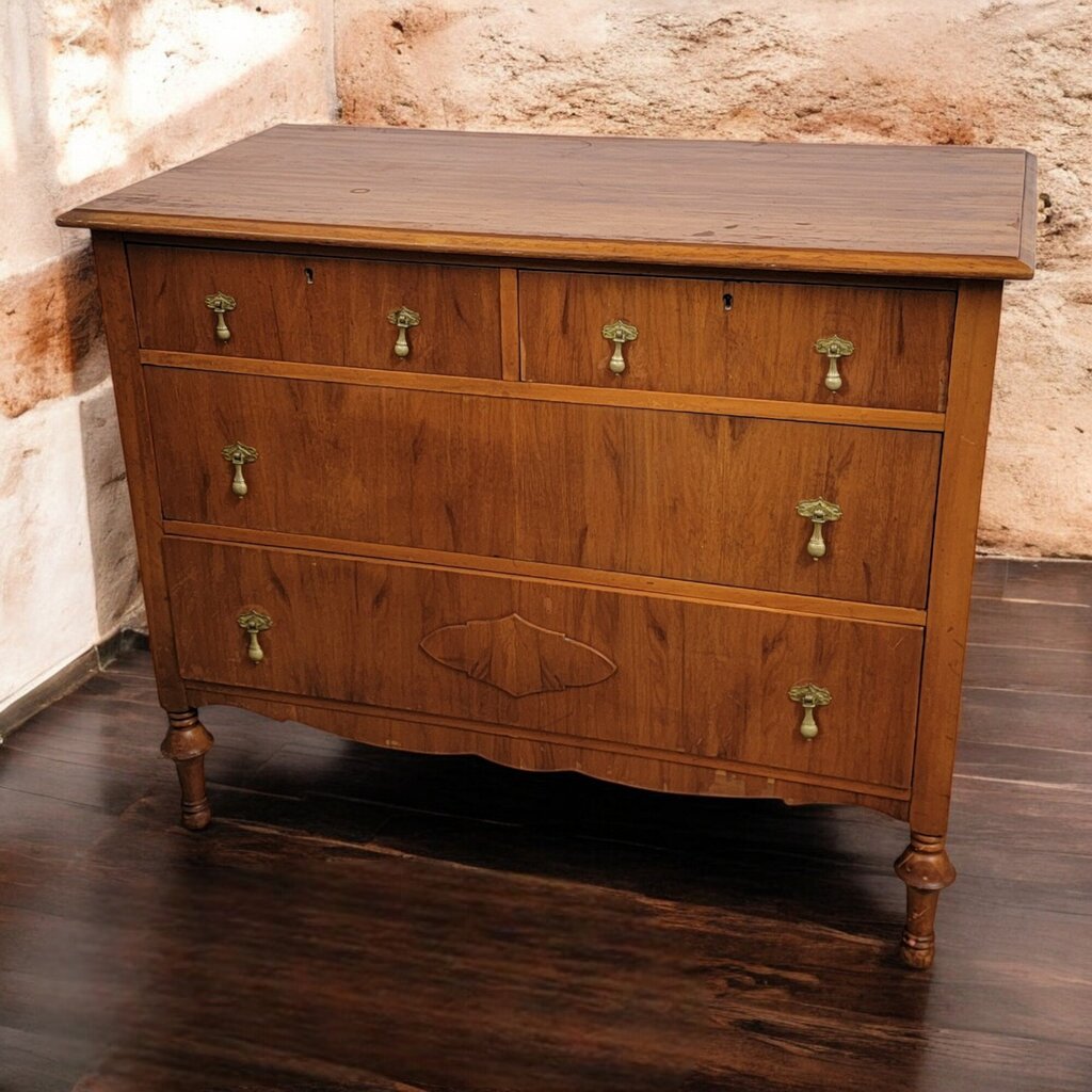 6692 Antique 4 Drawer Locking Chest.