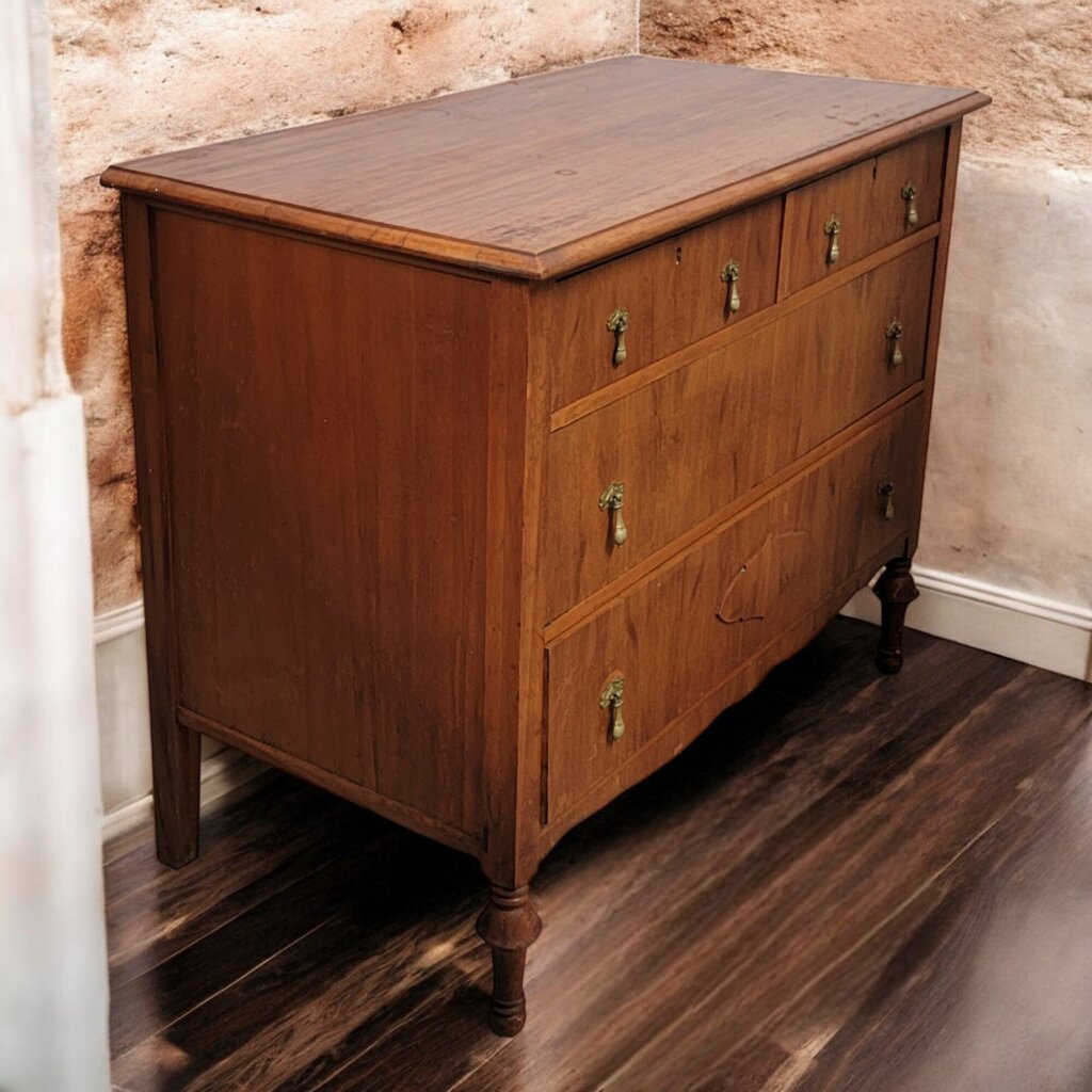 6692 Antique 4 Drawer Locking Chest.