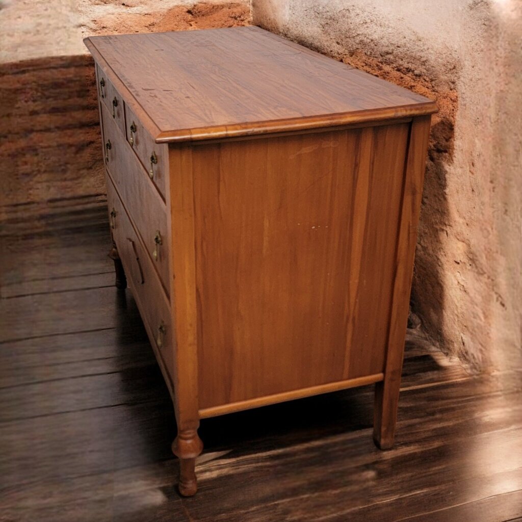6692 Antique 4 Drawer Locking Chest.