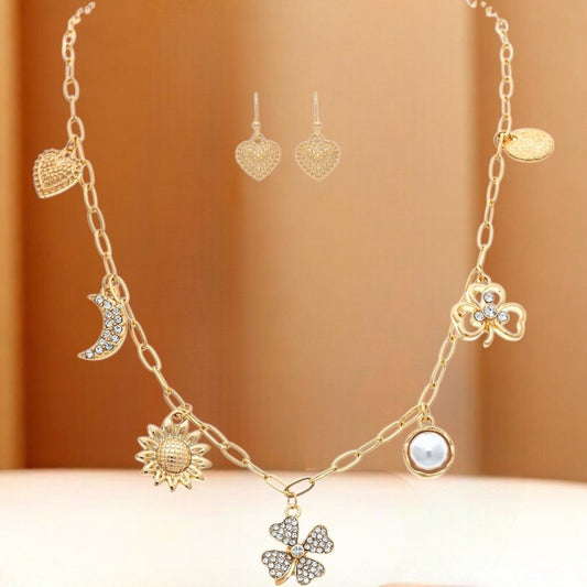 Gold Classic Charming Charms Necklace Set