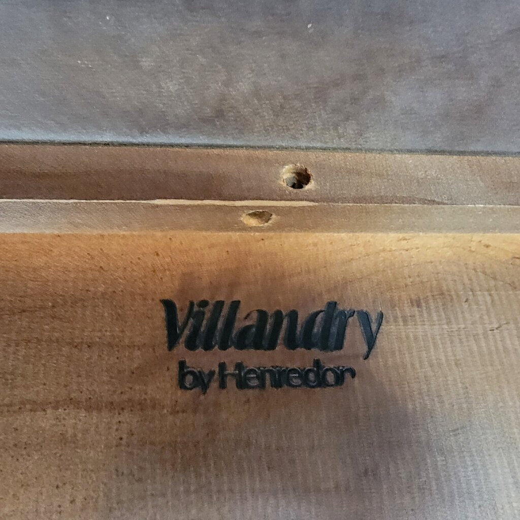 7115 Henredon Vintage Side #Table with Carvings ~ Furniture