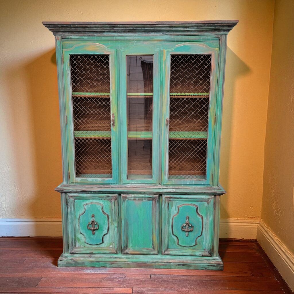 7130 Handpainted Turquoise China #Hutch Used ~ Furniture