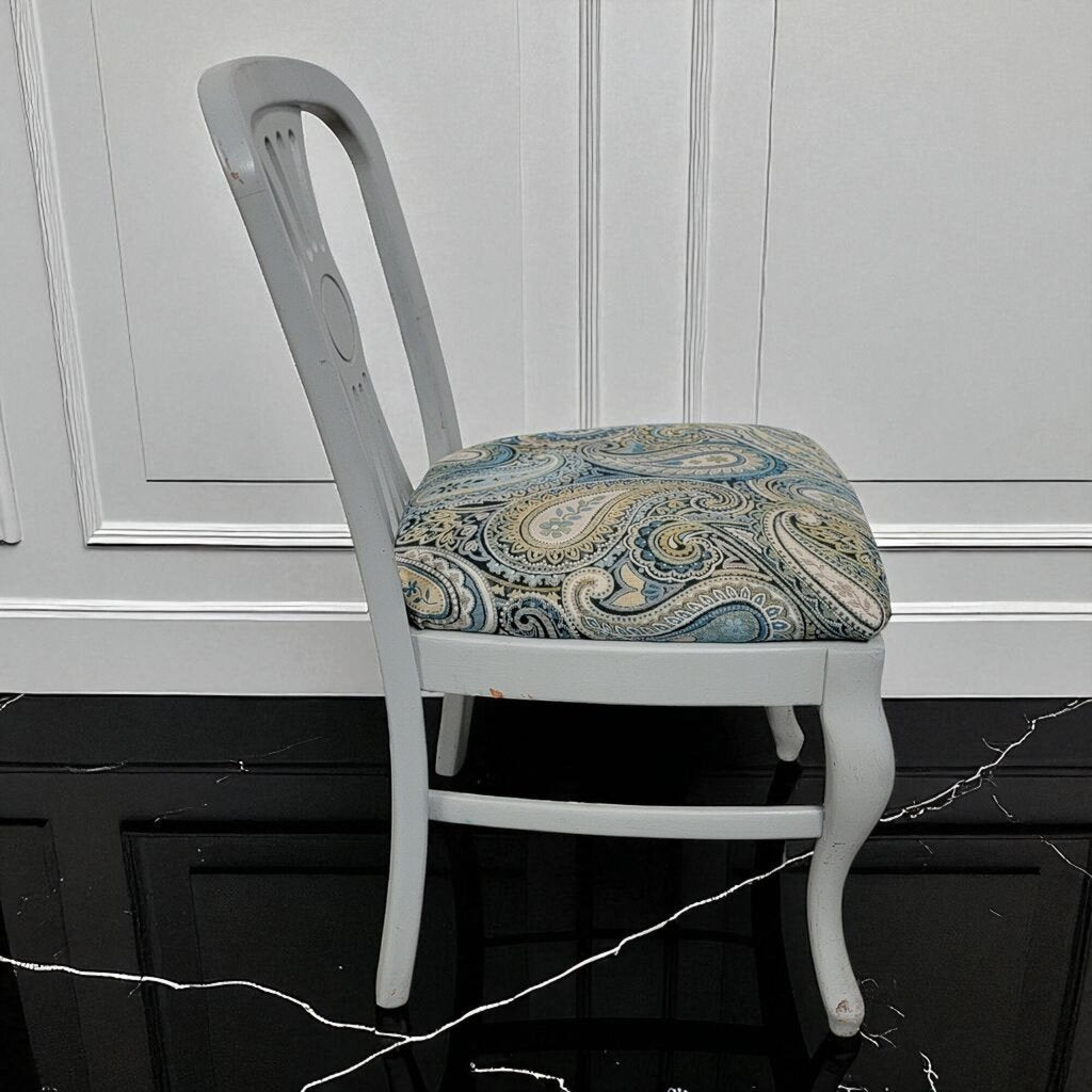 7161 Paisley Print Accent Chair Furniture