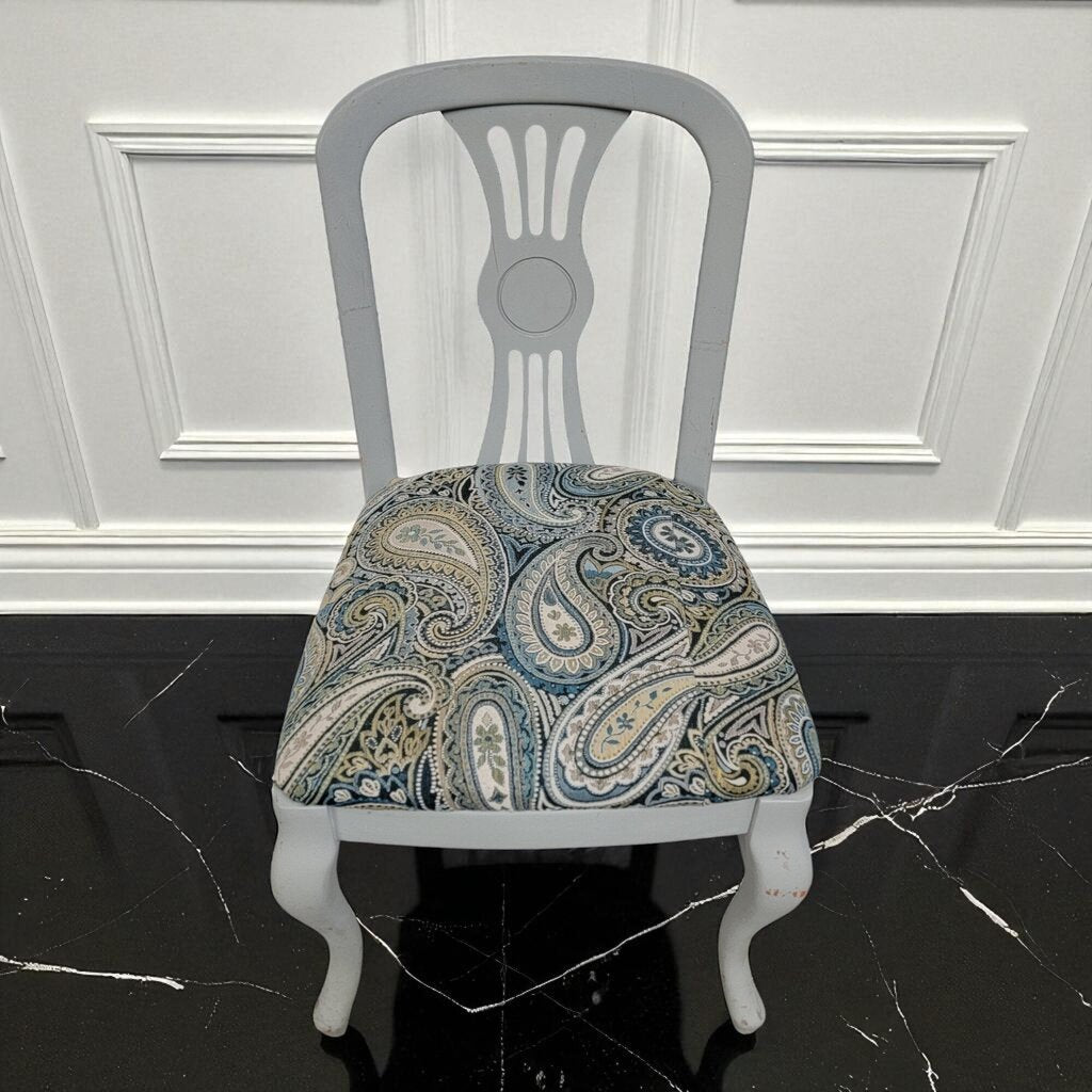 7161 Paisley Print Accent Chair Furniture
