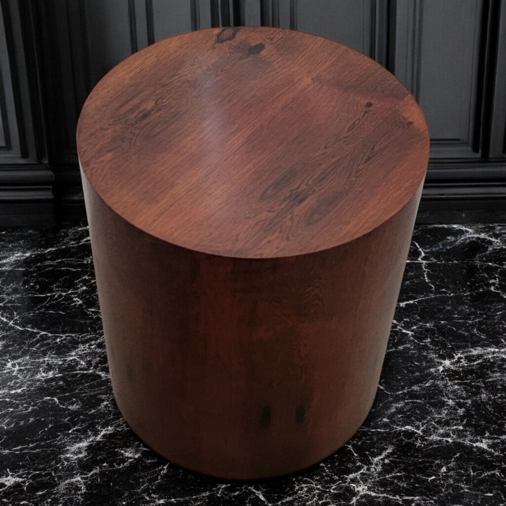 7225 Round Wooden Accent Table ~ Furniture