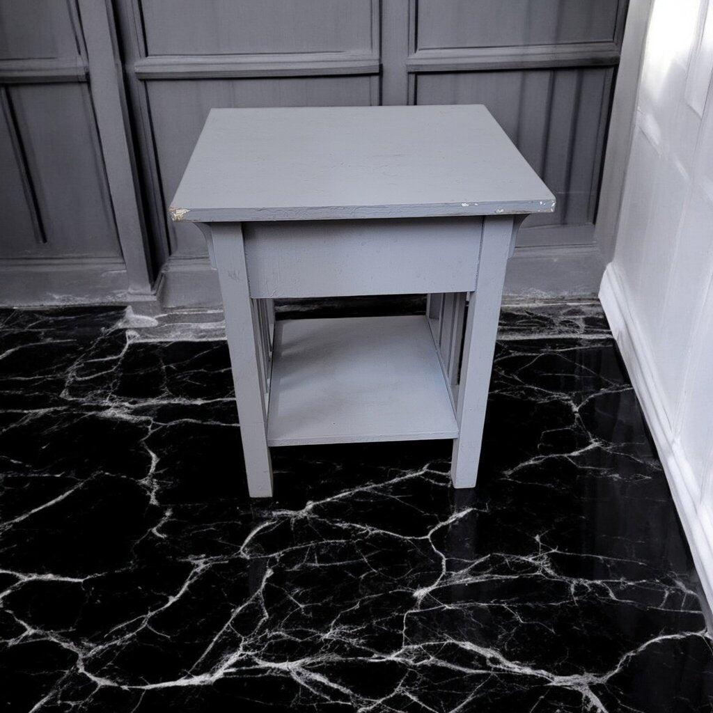 7267 Gray Nightstand with Drawer