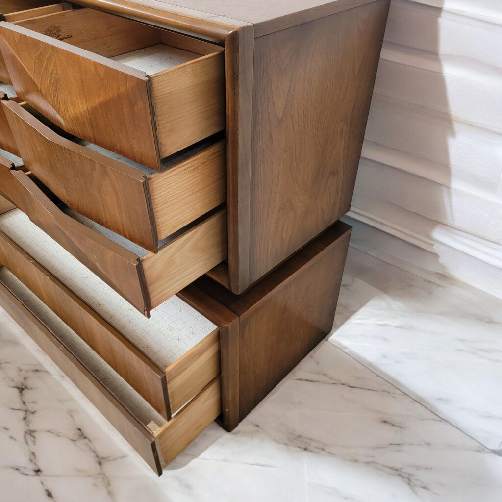 7306 MId Century United Furniture Diamond Front Walnut Dresser ~ Furniture