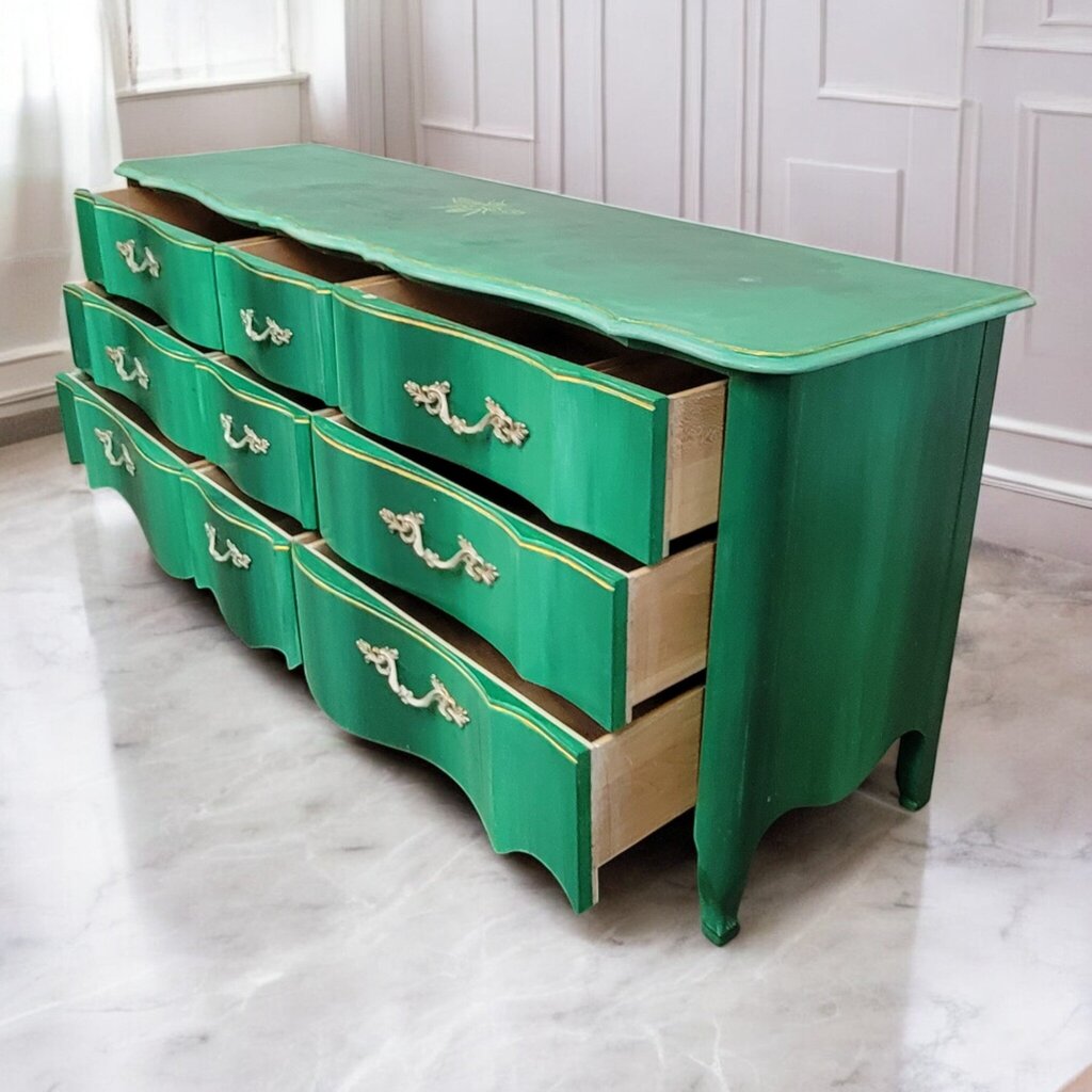 7362 Shamrock Green 9 Drawer French Provincial Dresser ~ Furniture