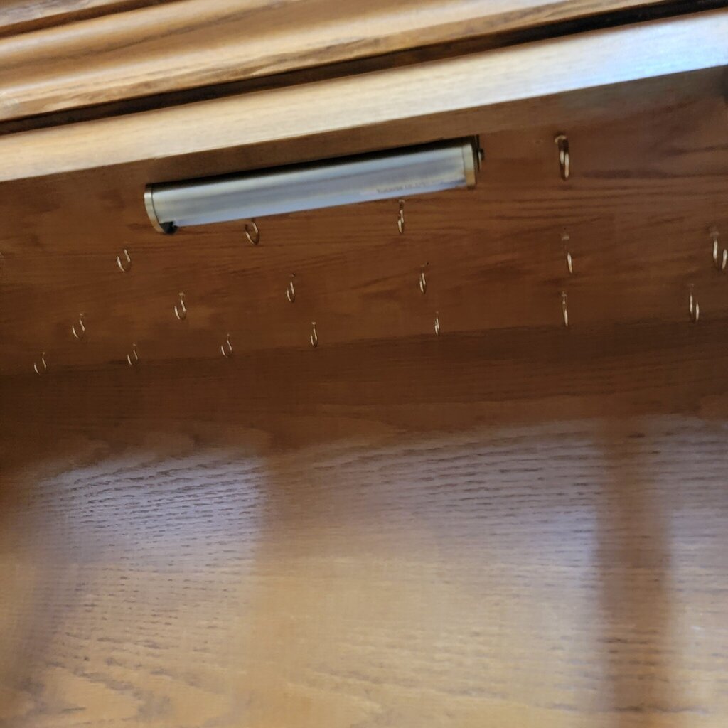 7366 2 Piece Oak Leaded Glass Hutch * 2 - Dealer Shared